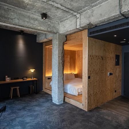 Sof Hotel Taichung Bagian luar foto
