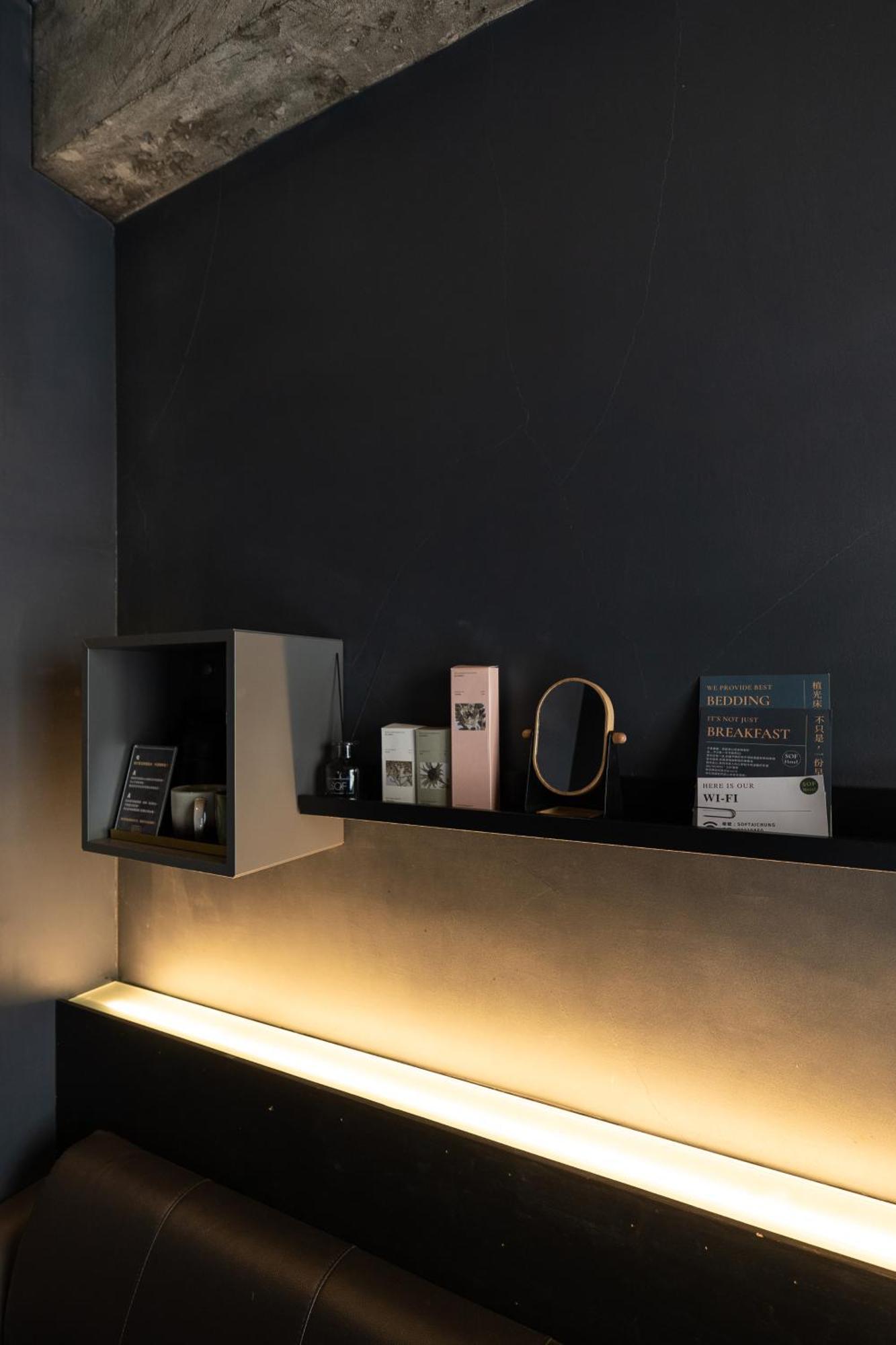 Sof Hotel Taichung Bagian luar foto