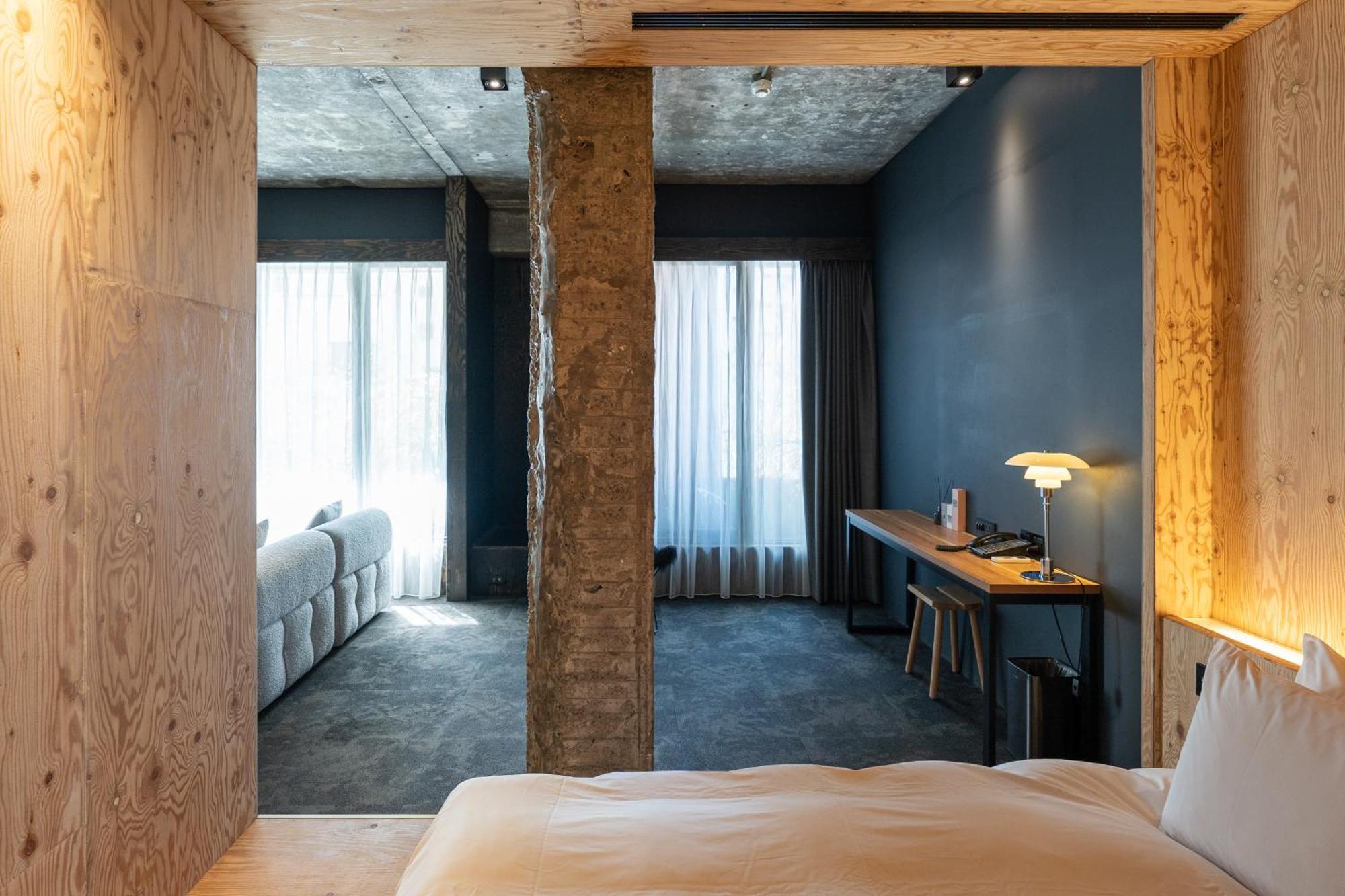 Sof Hotel Taichung Bagian luar foto