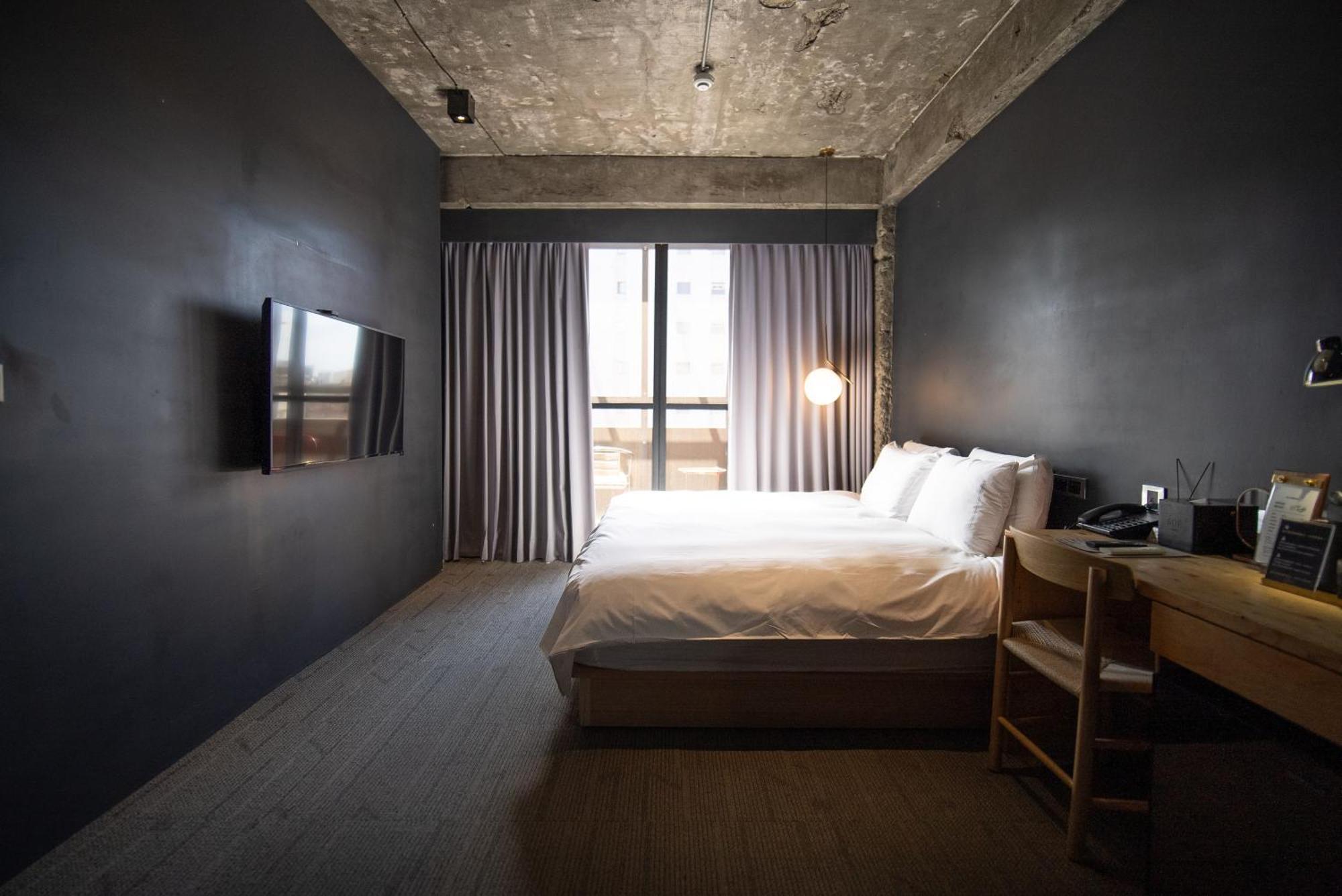 Sof Hotel Taichung Bagian luar foto