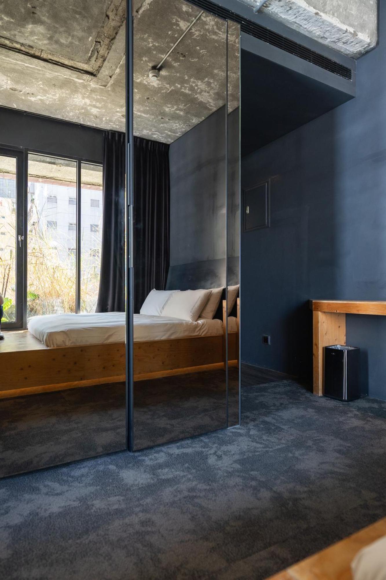 Sof Hotel Taichung Bagian luar foto
